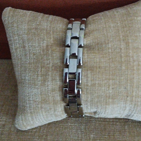 Disney Mickey Mouse Gold Tone Watch - Picture 2 of 10